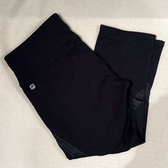 Fabletics Corfu Capri black leggings size M activewear - Picture 5 of 9
